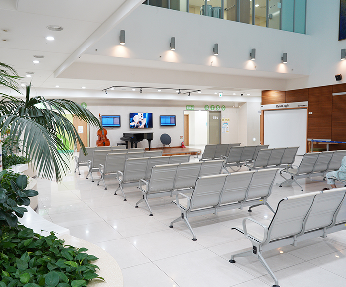 Wooridul Hospital Busan: Outpatient waiting area